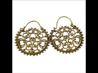 Load image into Gallery viewer, Brass Ohrringe Tribal Zackenrand rund Pfau Spiralbögen antik golden Messing - chic - net.de
