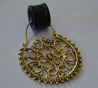 Load image into Gallery viewer, Brass Ohrringe Tribal Zackenrand rund Pfau Spiralbögen antik golden Messing - chic - net.de
