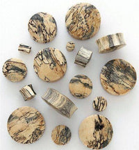 Load image into Gallery viewer, Bananenholz Plug Naturmaserung Holzplug handgeschnitzt Tribal Tunnel Ohrstecker Expander - chicnit.com

