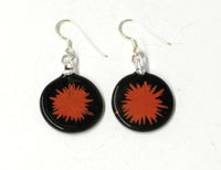 Load image into Gallery viewer, Blume rot Glasohrringe schwarz Glas Ohrringe 925er Sterling Silber rund - chicnit.com
