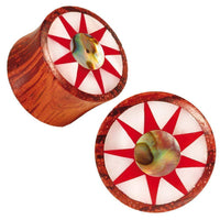Load image into Gallery viewer, Brauner Rangas Holz Plug mit Muschel Inlay roter Stern auf weissem Hintergrund Tribal Expander - chicnit.com
