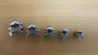 Load image into Gallery viewer, Edelstahl Plug silbern Totenkopf großes Gebiss Haken Skull Schraubplug Tunnel - chicnit.com

