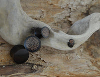 Load image into Gallery viewer, Holz Plug Kokosholz Inlay handgeschnitzt Sonoholz - chicnit.com
