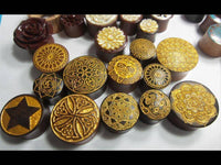 Load image into Gallery viewer, Holzplug Träne Ornament golden Tropfen umgedreht Schlitz Lobe Piercing Holz Plug - chicnit.com

