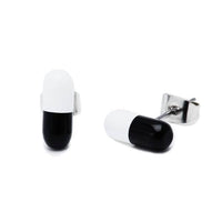 Load image into Gallery viewer, Ohrstecker Pille Tablette schmal 9 mm zweifarbig Edelstahl Unisex Schmuck Ohrringe - chicnit.com
