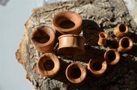 Load image into Gallery viewer, Olivenholz Flesh ribbed Tunnel Lobe Piercing Holz straight - chicnit.com
