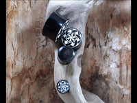 Load image into Gallery viewer, Plug Horn weiße Gravur schwarz Sternmuster Bänder Blende - chicnit.com
