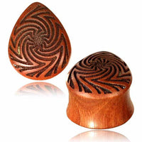 Load image into Gallery viewer, Plug Rosenholz Träne Sonne Linien graviert double flared Holz Holzplug Tropfen - chicnit.com
