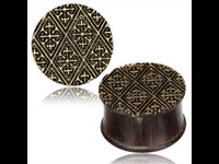 Load image into Gallery viewer, Plug Tamarindenholz golden Lasergravur Kreuze ribbed plug - chicnit.com
