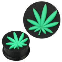 Load image into Gallery viewer, Silikon Plug weich schwarz neon grün Hanfblatt Piercing Ohrschmuck - chicnit.com
