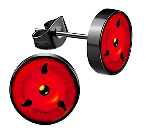 These Edelstahl Ohrstecker schwarz rot 8mm zeigen das Sharingan Auge mit drei schwarzen Tomoe um ein gelbes Zentrum – perfekte Manga Schmuckstücke für Naruto Fans.