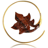 Load image into Gallery viewer, Fake Holz Piercing Narra Wood Brass Blume Spirale golden Ohrstecker Organic Tribal - chic - net.de

