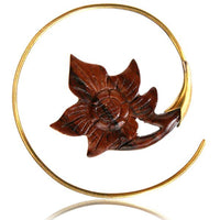 Load image into Gallery viewer, Fake Holz Piercing Narra Wood Brass Blume Spirale golden Ohrstecker Organic Tribal - chic - net.de
