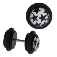 Load image into Gallery viewer, Fake Piercing Plug schwarz kleine schwarze Sterne auf weiß Gummiring 7 mm - chic - net.de
