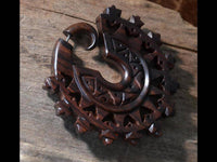 Load image into Gallery viewer, Fake Piercing Zackenrad Holz Edelstahl handgeschnitzt groß dunkelbraun Dehner - chic - net.de
