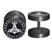 Cargar imagen en el visor de la galería, The Fake Piercing Plug Viking schwarz Edelstahl 10mm features a bold black and silver design with a stylized Thor’s hammer and runic symbols, ideal for fans of Norse mythology and Celtic motifs.
