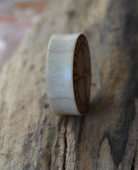 Load image into Gallery viewer, Flesh Plug Holz hell Runen Algiz Kreis double flared - chic - net.de
