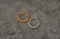 Load image into Gallery viewer, Klapp Segmentring Piercing Kugeln Edelstahl Gold PVD - chic - net.de
