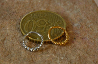 Load image into Gallery viewer, Klapp Segmentring Piercing Kugeln Edelstahl Gold PVD - chic - net.de
