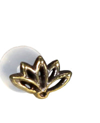 Cargar imagen en el visor de la galería, Labret Lippen Piercing Acryl Lotus Blume antik golden Brass Motiv - chic - net.de
