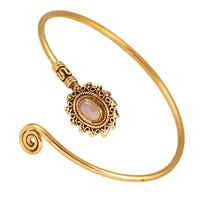 Load image into Gallery viewer, Messing Armreif antik golden Mondstein Maserung Schnörkel Stern verstellbar antik Tribal Schmuck - chic - net.de
