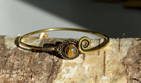 Load image into Gallery viewer, Messing Armreif antik goldenTigerauge Maserung rund Kugeln verstellbar - chic - net.de
