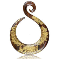 Load image into Gallery viewer, Ohrgewicht Ohr Dehner Holz gold bemalt Mandala Creole - chic - net.de
