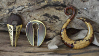 Load image into Gallery viewer, Ohrgewicht Ohr Dehner Holz gold bemalt Mandala Creole - chic - net.de
