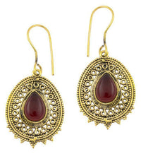 Load image into Gallery viewer, Ohrringe Granat Tropfen oval Zacken Kreise Messing antik golden Tribal - chic - net.de
