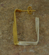 Load image into Gallery viewer, Ohrstecker Silber 925 vergoldet Rechteck gedreht - chic - net.de
