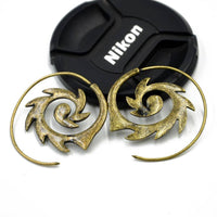 Load image into Gallery viewer, Piercing Ohrgewicht 10g Messing Flame Spirale 1.4mm - chic - net.de
