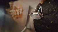 Load image into Gallery viewer, Ring Mondstein Seil Bögen Kugeln oval 925 Silber - chic - net.de
