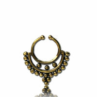 Load image into Gallery viewer, Septum Fake Piercing Nasenringe Sichel Kugeln Spitze Messing antik golden exotisch - chic - net.de

