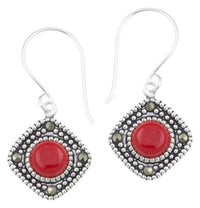 Load image into Gallery viewer, Silberohrringe Karo 12 mm Koralle Silberrrand Glitzer 925 Sterlingsilber Ohrringe - chic - net.de
