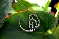Cargar imagen en el visor de la galería, Spiralen Ohrringe Brass Punkte drei Spiralen antik golden Tribal Piercing - chic - net.de
