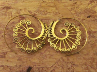 Load image into Gallery viewer, Spiralen Ohrringe Brass spiralig Stäbe antik golden Tribal Piercing - chic - net.de
